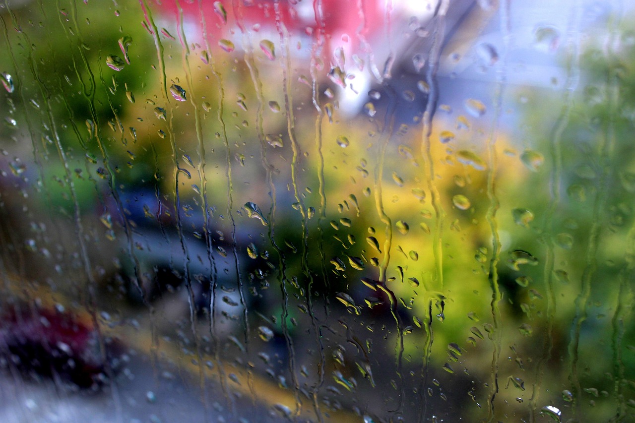 中央气象台发布暴雨橙色预警，广东、广西等地局地有特大暴雨