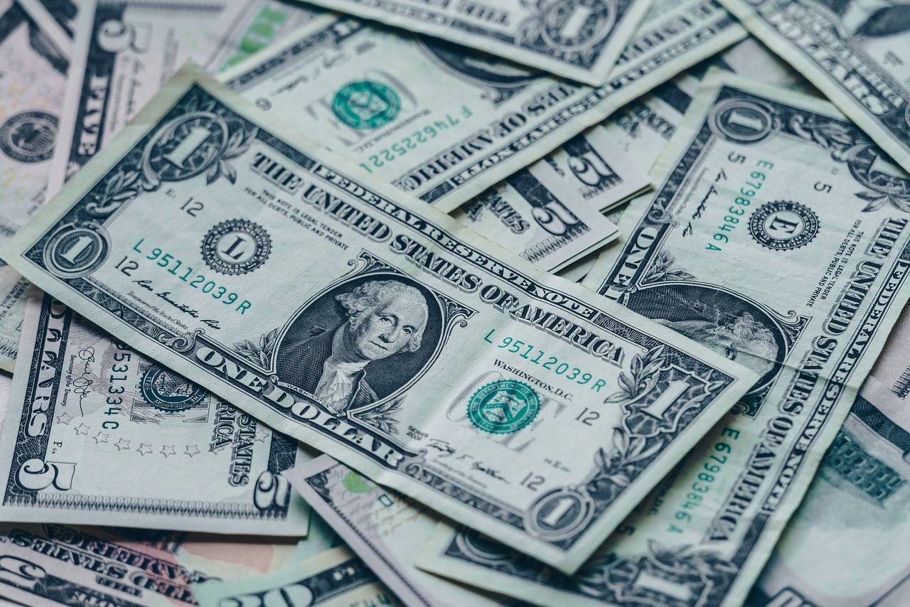 连续突破历史高位！金价大涨时，感受消费投资不同温度